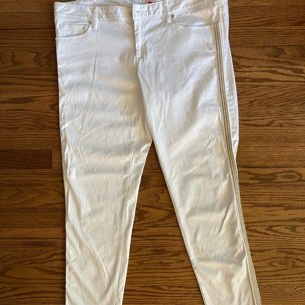 Elegant Lilly Pulitzer Women's White Jeans with Gold Trim Size 16 - Picture 1 of 5